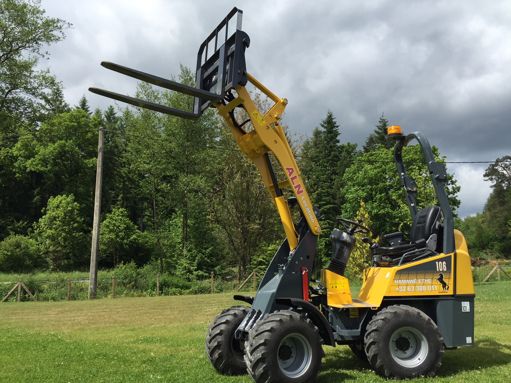 Chargeur Mustang AL 106 ALN Location