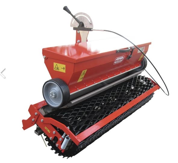 regarnisseuse sur tracteur 4